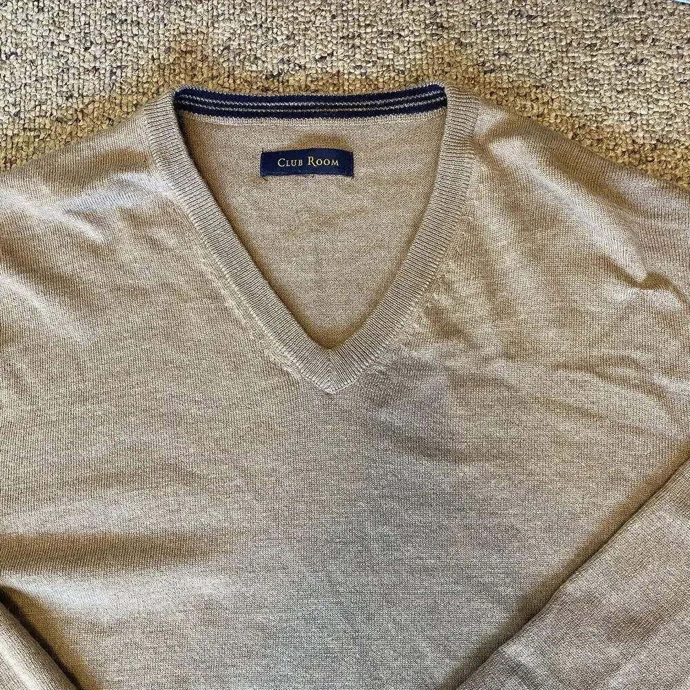 Club Room Sweater Men's Size Large V-Neck Tan Merino Wool Blend Pullover Casual